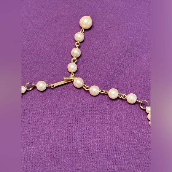 Vintage Faux Pearl Necklace - Picture 3 of 3